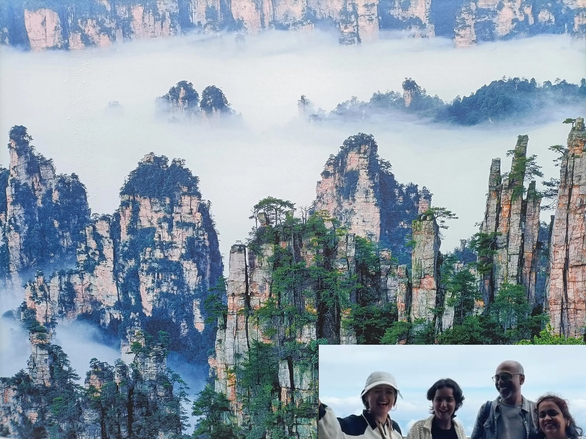 LuLu - Tour Guide in ZhangJiaJie